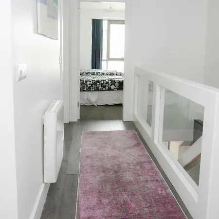 Reeks Gateway Townhouse Lejlighed *