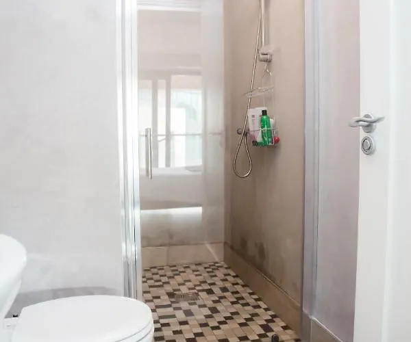 Reeks Gateway Townhouse *