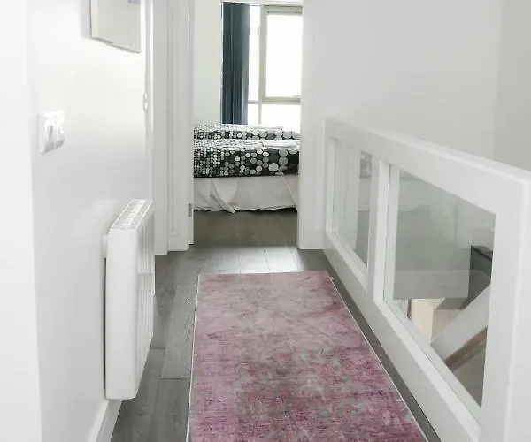 Reeks Gateway Townhouse דירה *