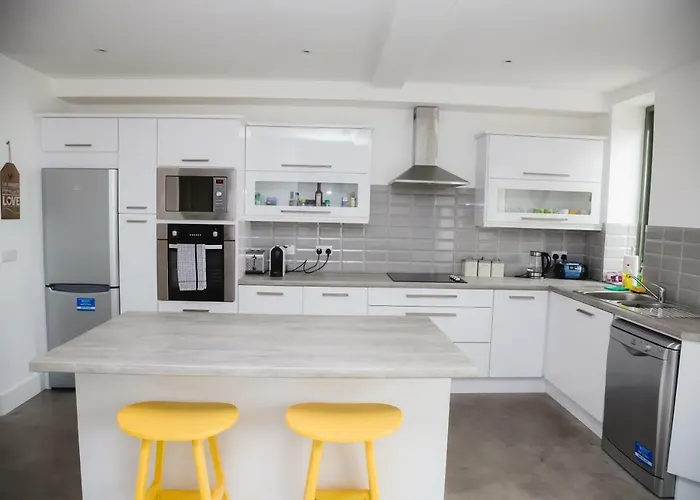 Reeks Gateway Townhouse * קיל איירן