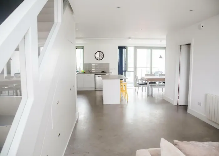 Reeks Gateway Townhouse דירה קיל איירן