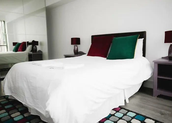 דירה Reeks Gateway Townhouse